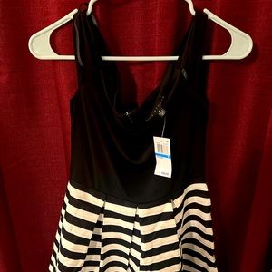 Womens dress Black and White